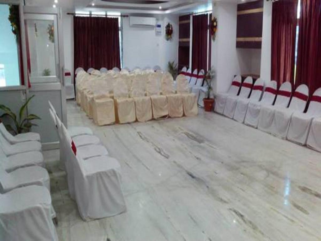 Hotel Sun View Dispur Bagian luar foto